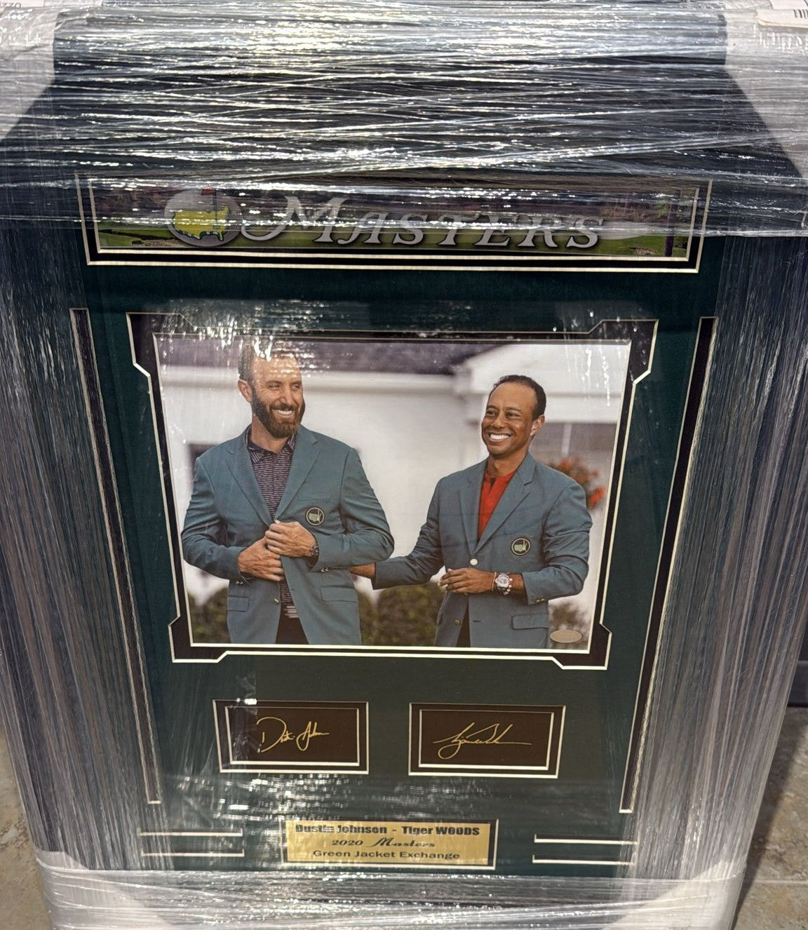 Dustin Johnson & Tiger Wood Engraved Signature Medium Frames
