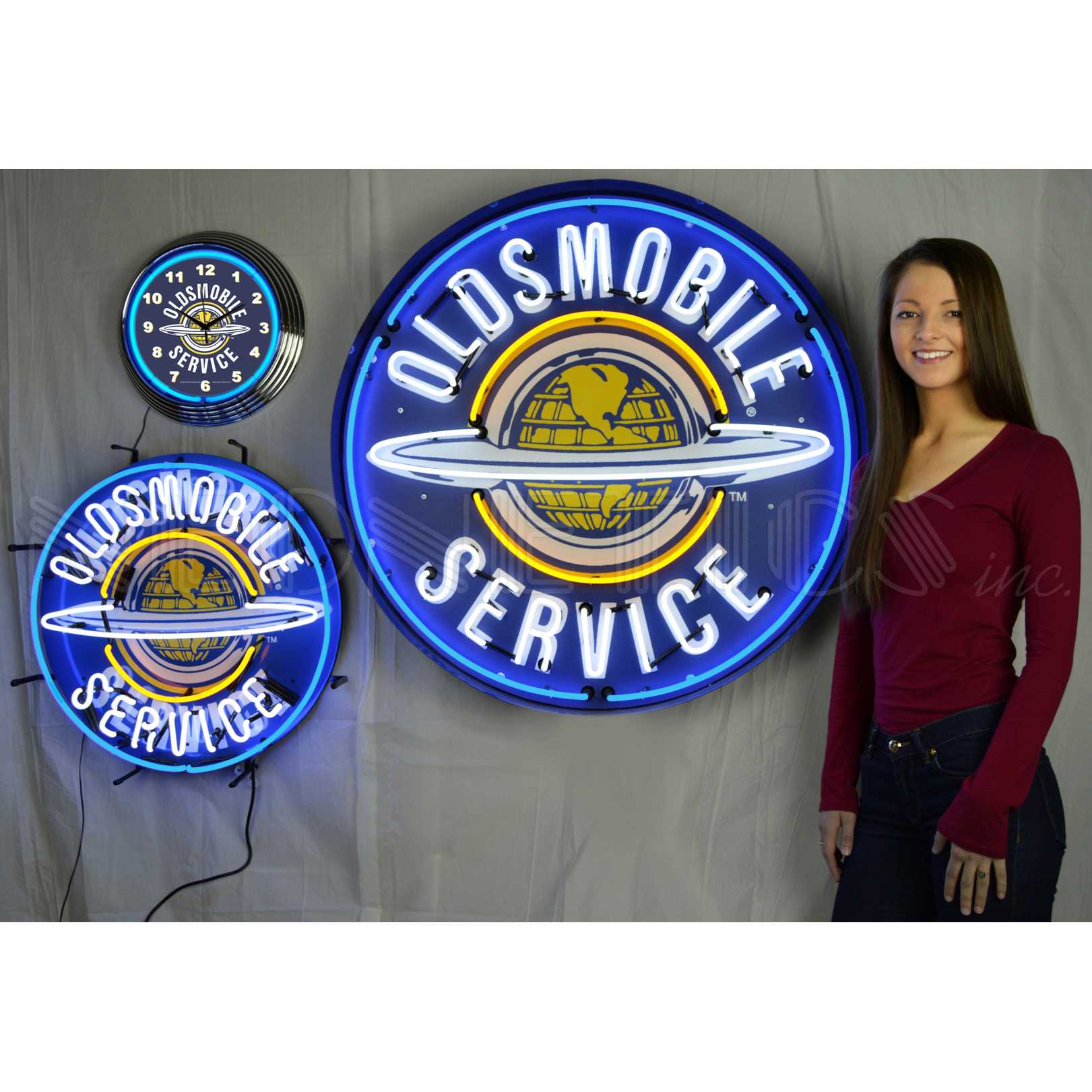 OLDSMOBILE SERVICE 36 INCH NEON SIGN IN METAL CAN
