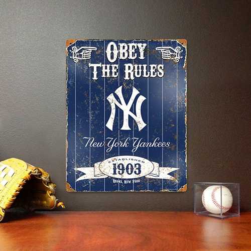 New York Yankees Embossed Metal Sign